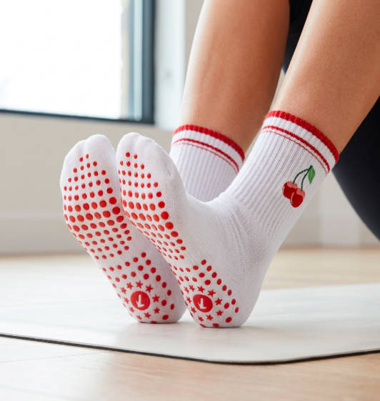 Embroidered Logo Crew Yoga Pilates Socks Custom 100% Cotton Sports Socks 2